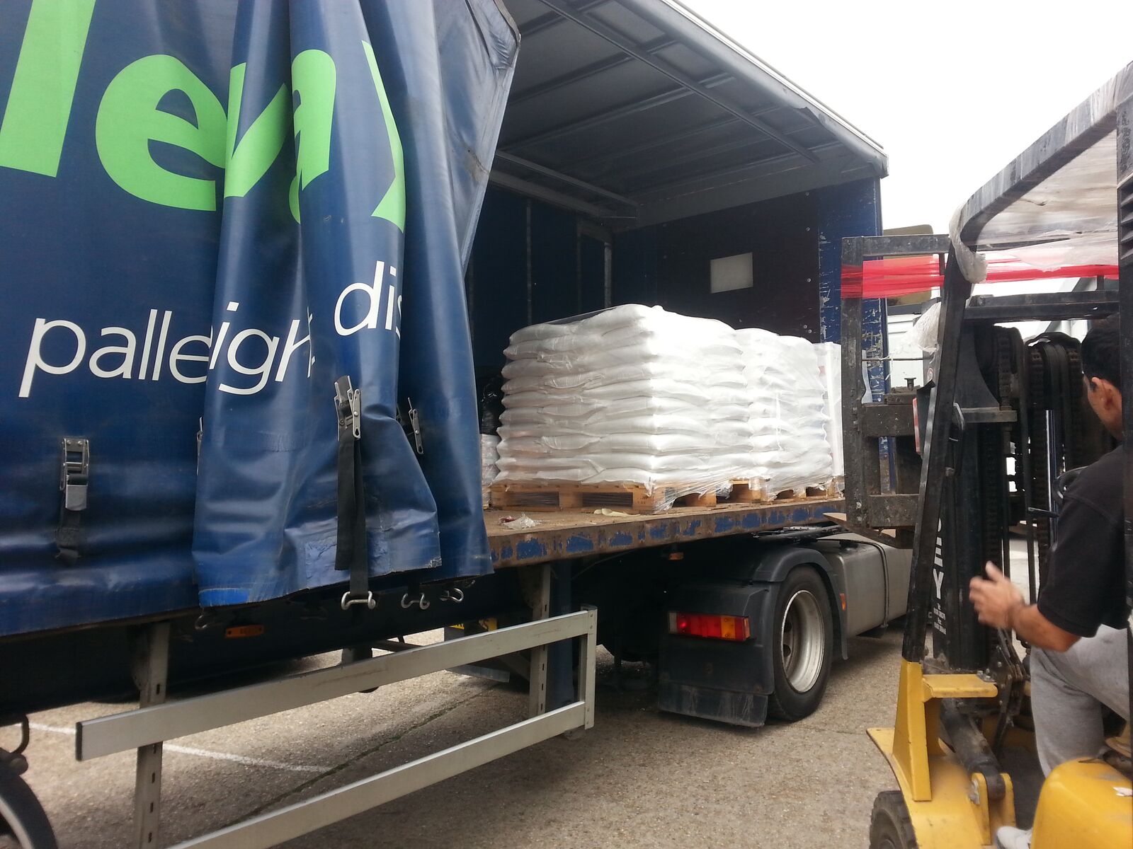Truck delivery unloading